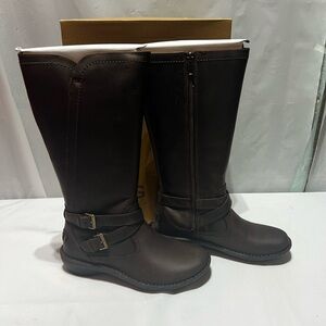 NIB UGG Women’s Brown Leather Rosen Boot